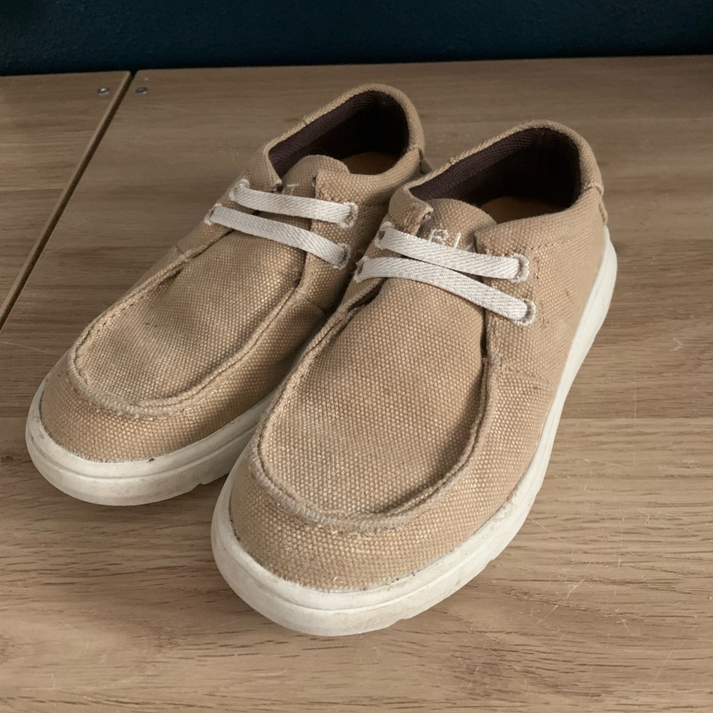 Ariat Kids Sneakers in Tan and White